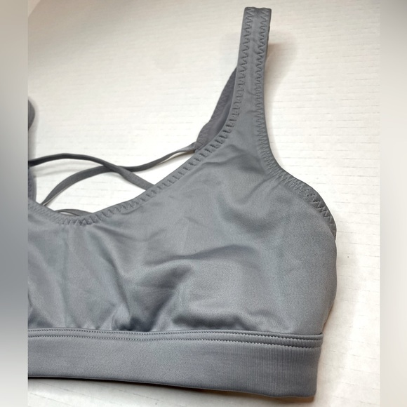 Victoria’s Secret Sports Bra Gray Silver with Cross Back Pattern - Picture 2 of 6